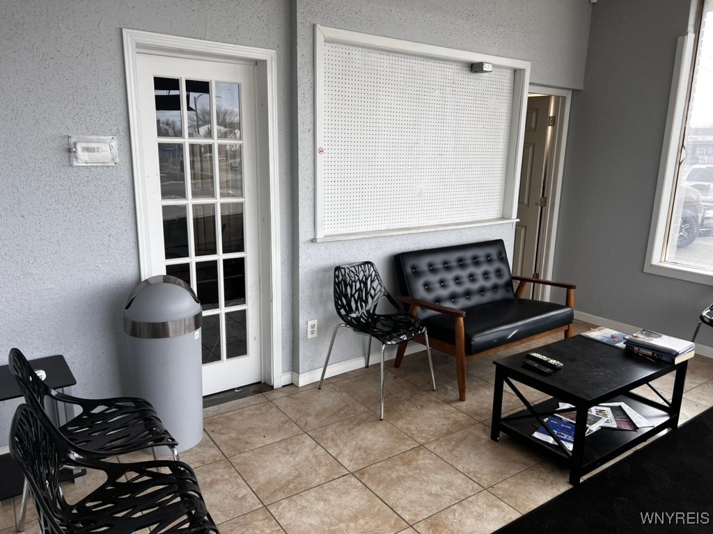 photo 4 : 1082 Kenmore Avenue, Buffalo NY 14216