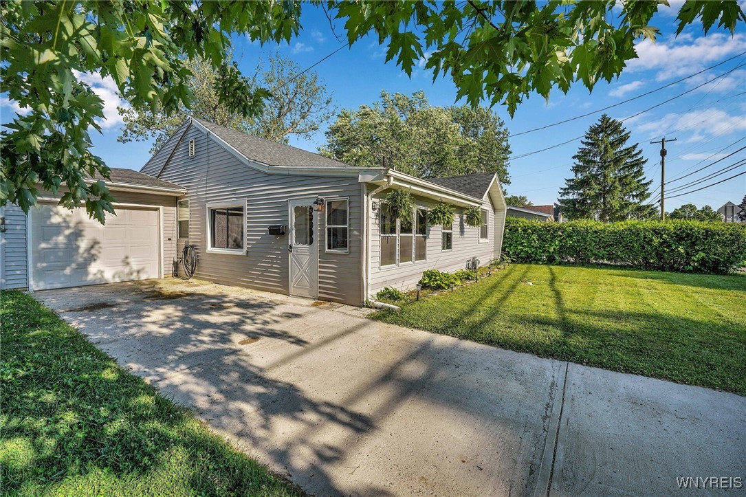photo c8FmEf47UbZxnhV5dJJhvUViM: 278 Aurora Street, Lancaster NY 14086