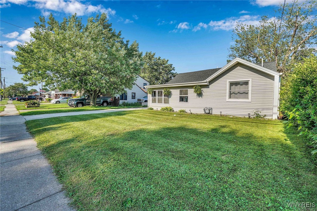 photo 2 : 278 Aurora Street, Lancaster NY 14086