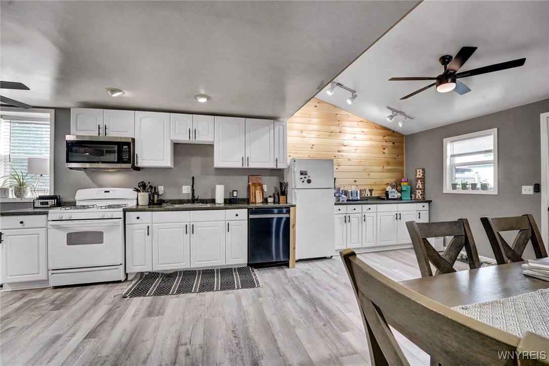 photo 4 : 278 Aurora Street, Lancaster NY 14086