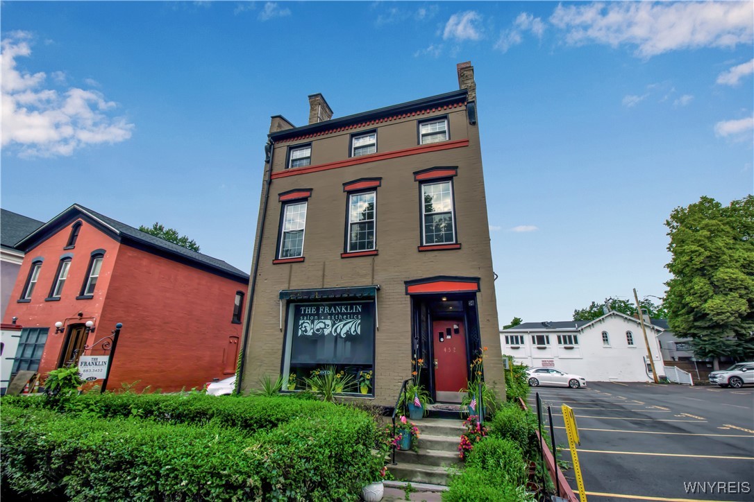 photo OPqg: 452 Franklin Street, Buffalo NY 14202