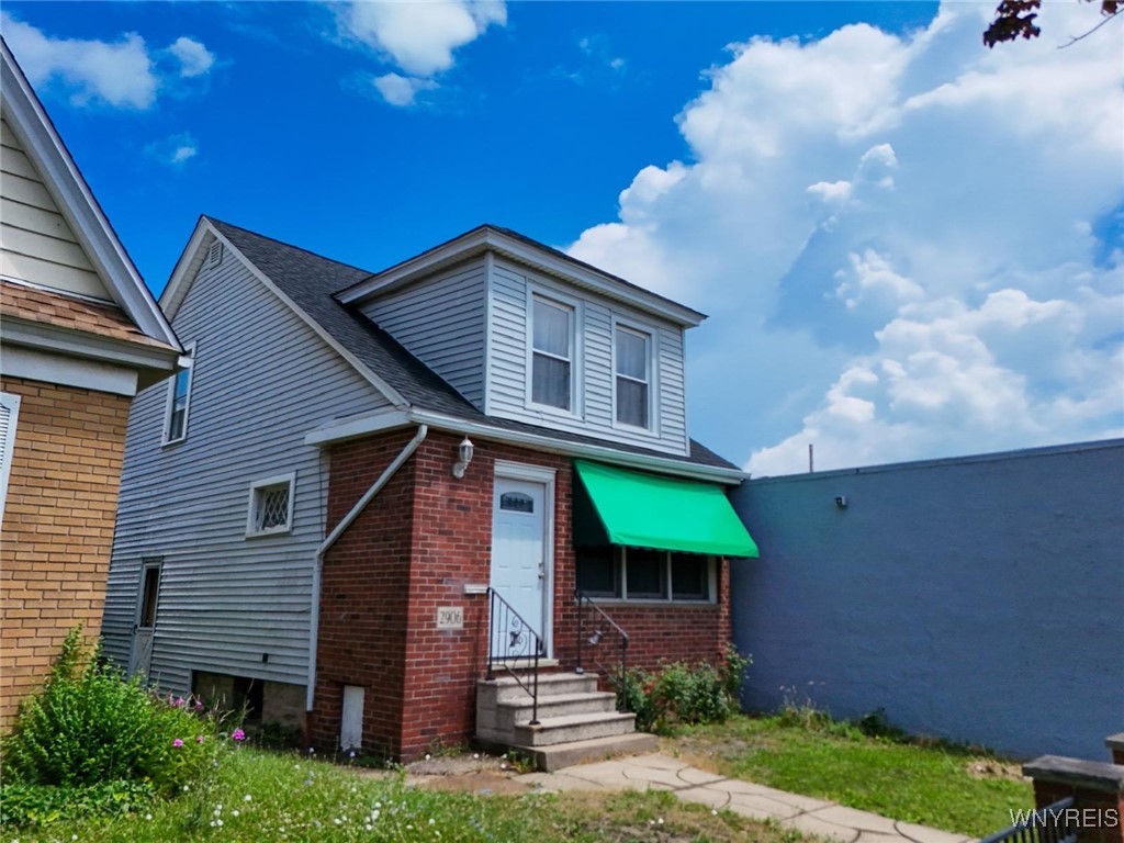 photo 2 : 2906 Pine Avenue, Niagara Falls NY 14301