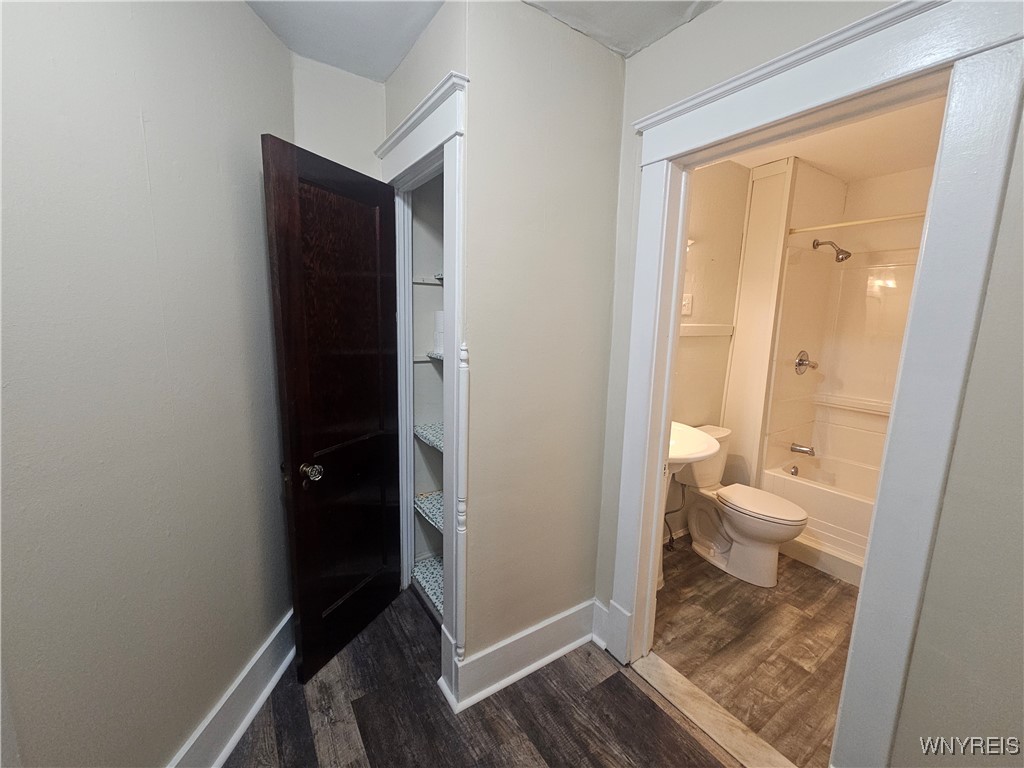 photo 2 : 293 Potters Road, Buffalo NY 14220