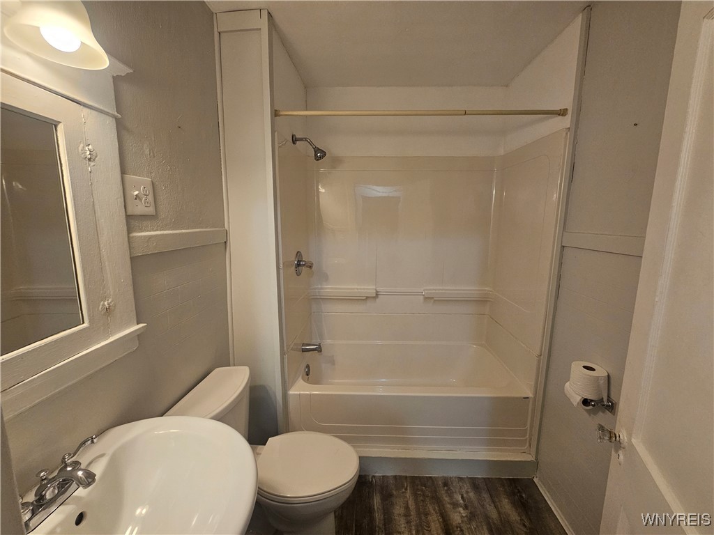 photo 4 : 293 Potters Road, Buffalo NY 14220
