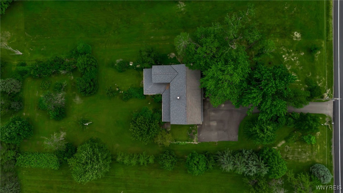 photo 2 : 1520 Davis Road, Aurora NY 14170
