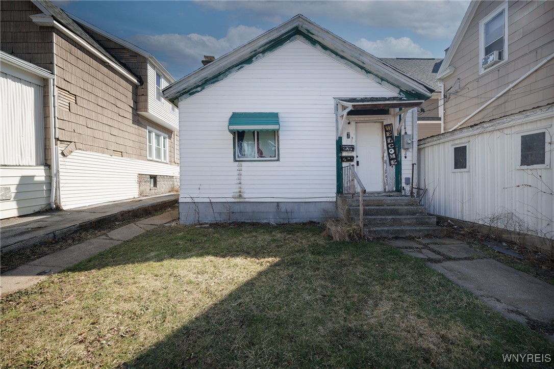 photo YR57y3TPuIM8: 7 Daisy Place, Buffalo NY 14208