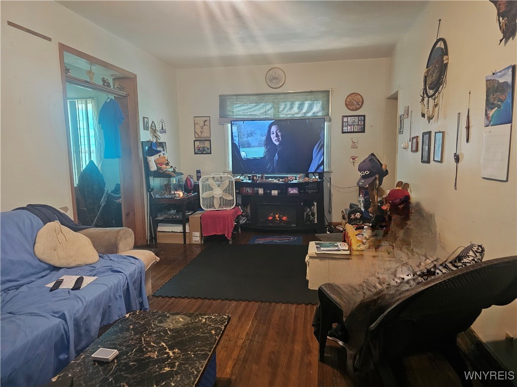 photo nggMeMvcv6xM4t6BiwCX9Rbkcn-Z2822iIwqpzZDhc: 209 West Ferry Street S, Buffalo NY 14213