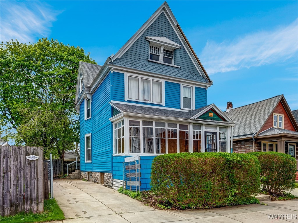 photo HFgu6lrJt7-: 288 14th Street, Buffalo NY 14213