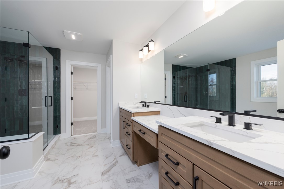 photo 4 : 160 SandyWood Circle, Grand Island NY 14072