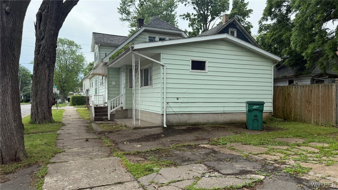 photo 3 : 1890 Linwood Avenue, Niagara Falls NY 14305