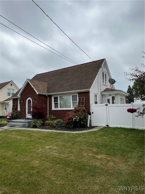 photo 2 : 2479 Forest Avenue, Niagara Falls NY 14301