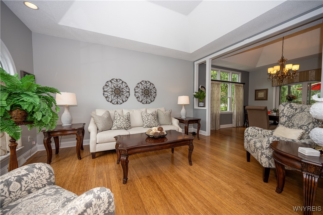 photo 2 : 9 Rolling Woods Lane E, West Seneca NY 14224