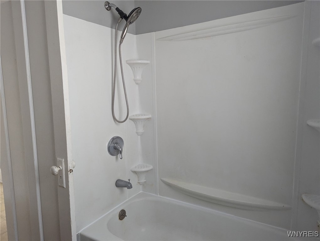 photo 3 : 2500 Delaware Avenue 4, Buffalo NY 14216