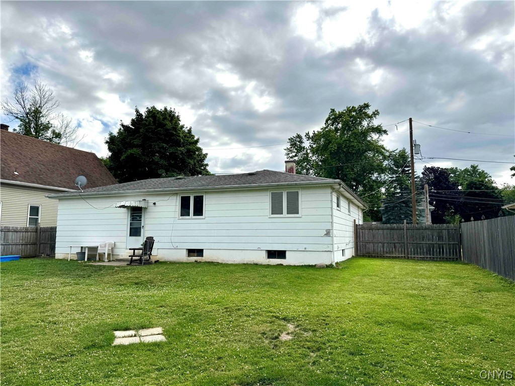 photo 3 : 29 Center Avenue, Cheektowaga NY 14227