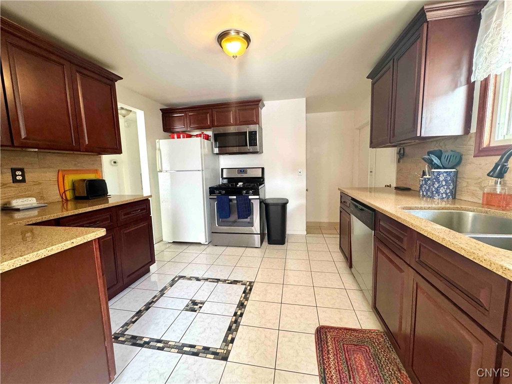 photo 4 : 29 Center Avenue, Cheektowaga NY 14227