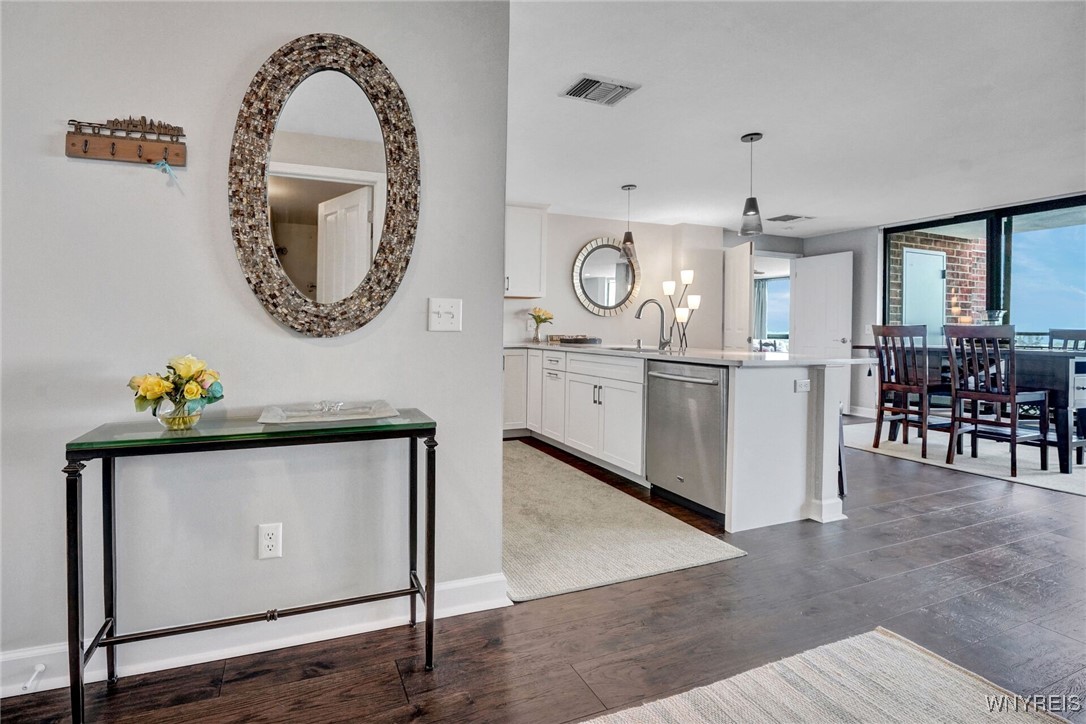 photo 4 : 803 Admirals Walk 803, Buffalo NY 14202
