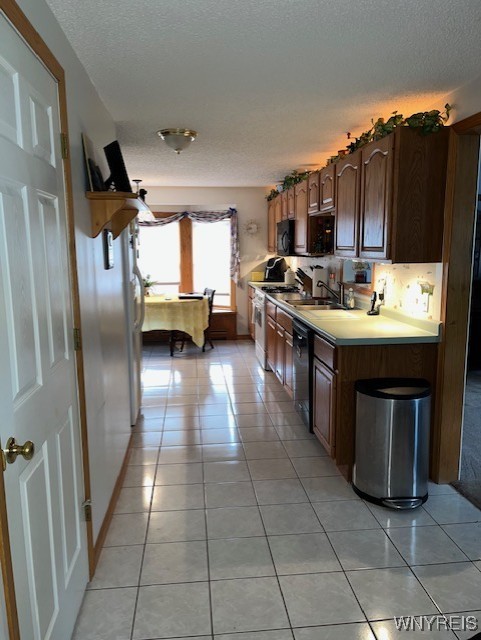 photo 3 : 208 Angle Road, West Seneca NY 14224