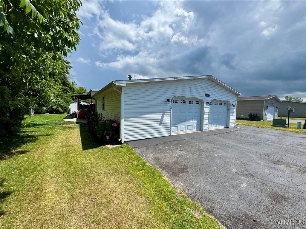photo 7ahFG2ctipElLyLJbXTR483VFj49iOxS4: 3023 Springview Dr, Newfane NY 14108