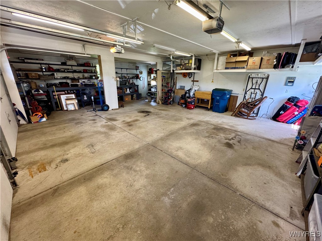 photo fDwmm4M0ANVJb419e05s9WzsTJYq0: 3023 Springview Dr, Newfane NY 14108