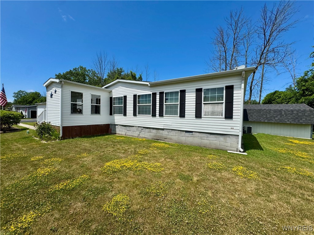 photo 2 : 3023 Springview Dr, Newfane NY 14108