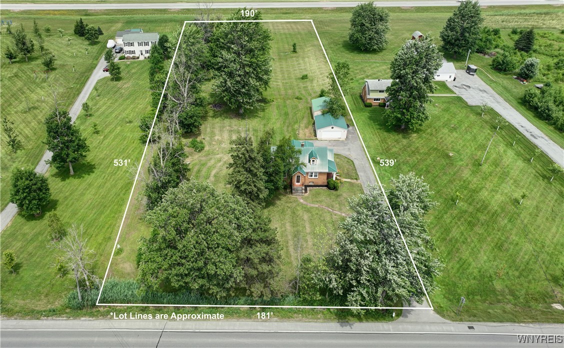 photo GbfMzAoVAOARIC-j-TyacotxqLYEtYBlSDpY: 5688 Genesee Street, Lancaster NY 14086