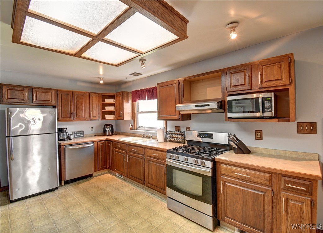 photo 2 : 5688 Genesee Street, Lancaster NY 14086