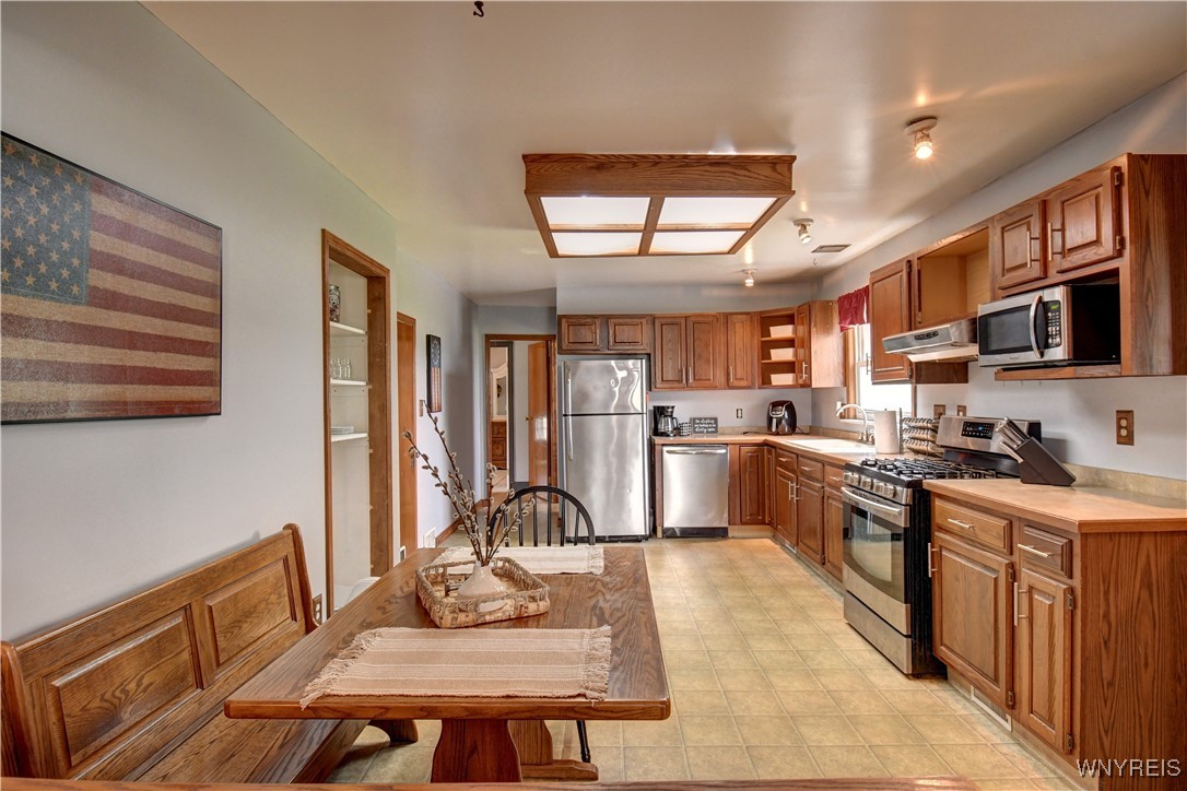 photo 3 : 5688 Genesee Street, Lancaster NY 14086