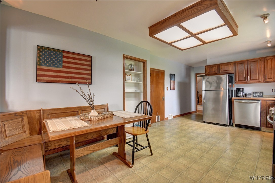 photo 4 : 5688 Genesee Street, Lancaster NY 14086