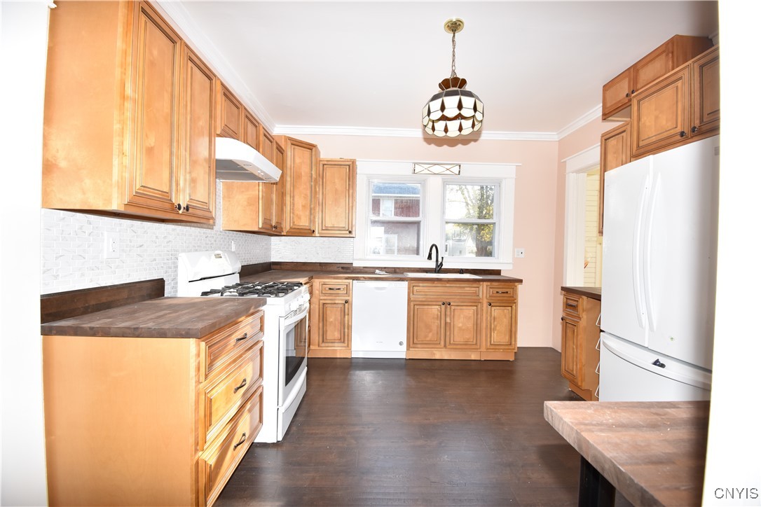 photo 2 : 248 Flower Avenue East, Watertown City NY 13601