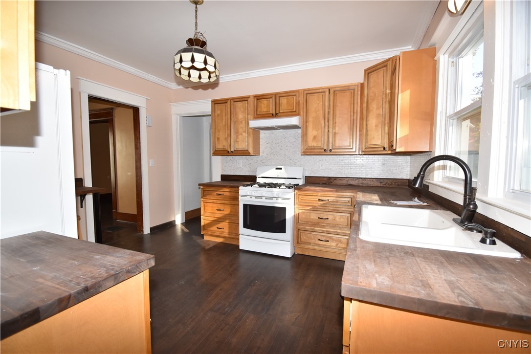 photo 4 : 248 Flower Avenue East, Watertown City NY 13601