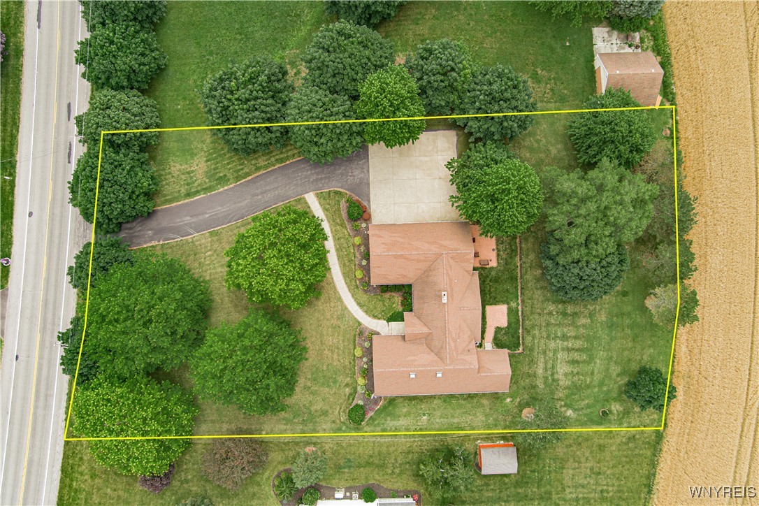 photo dVZS: 2746 Upper Mountain Road, Lewiston NY 14132