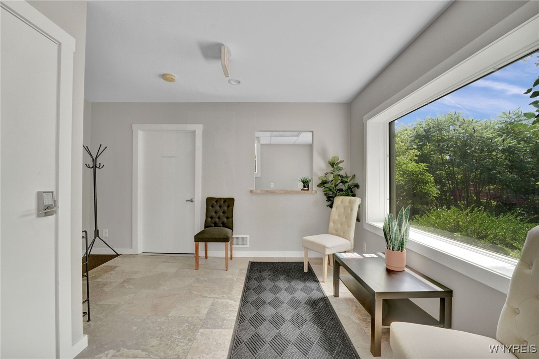 photo 2 : 502 Main Street, Aurora NY 14052