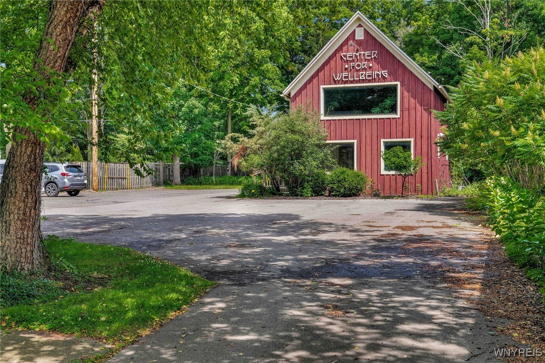 photo FMkxGdodGwpjrAo: 502 Main Street, Aurora NY 14052