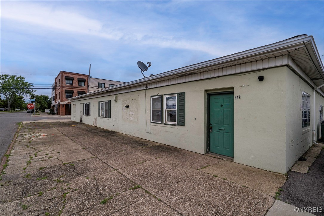 photo 2 : 948 Kenmore Avenue, Buffalo NY 14216