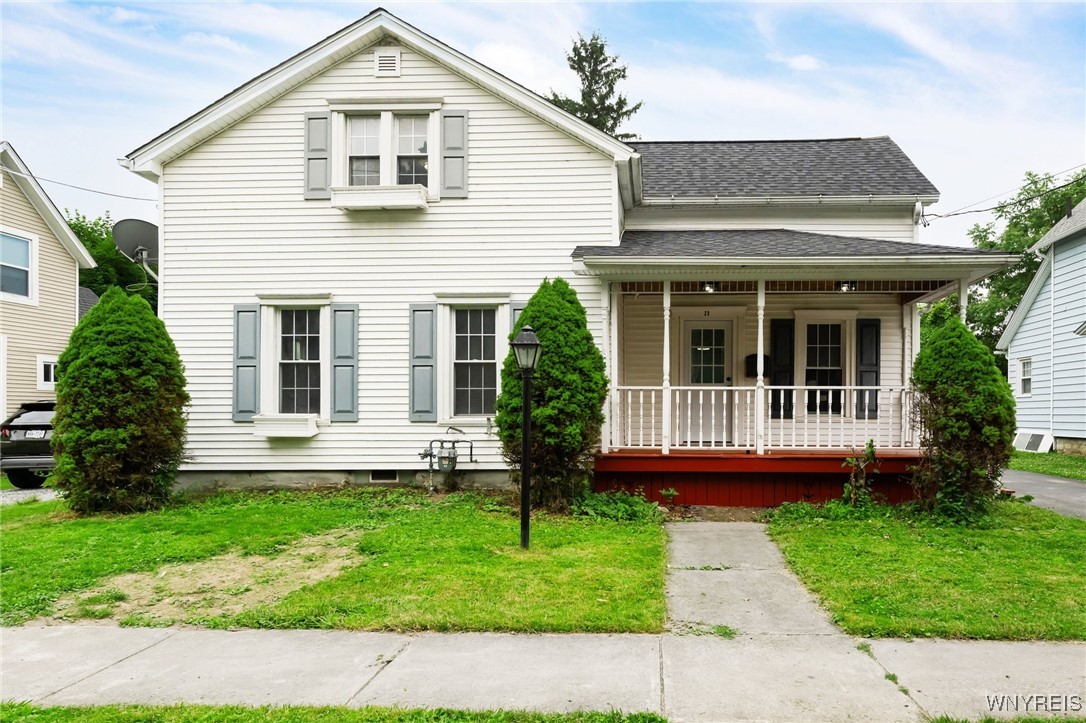 photo CGjOTDELOUh04fjkKurb4o: 23 Lombardy Street, Lancaster NY 14086