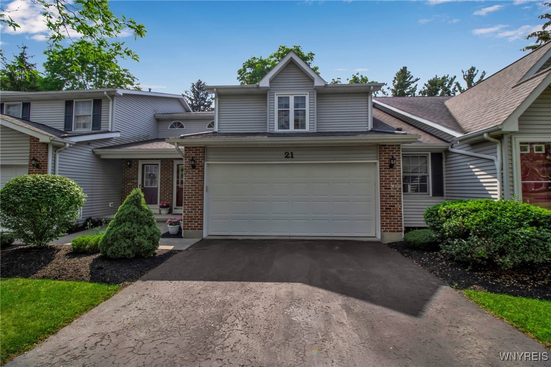 photo undefined: 21 Towne Square Drive, Lancaster NY 14086