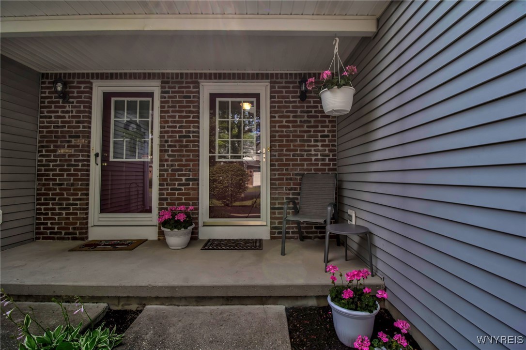 photo 1 : 21 Towne Square Drive, Lancaster NY 14086