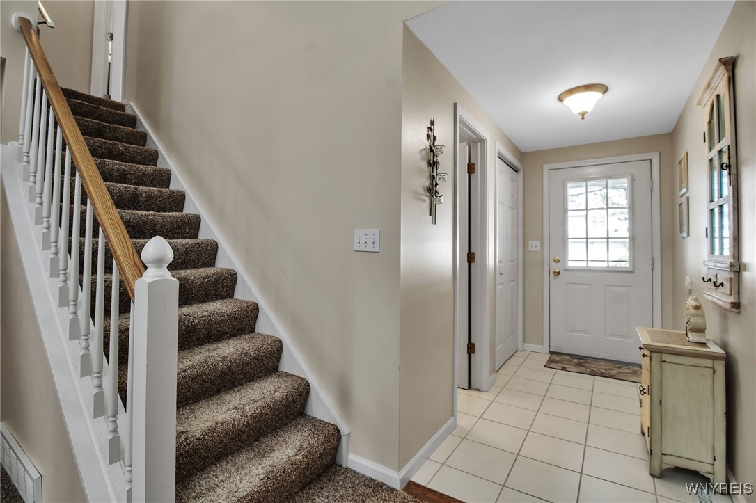 photo 2 : 21 Towne Square Drive, Lancaster NY 14086