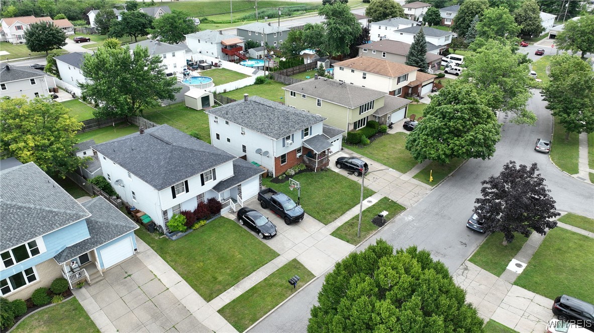 photo 3 : 74 Lemans Drive, Cheektowaga NY 14043