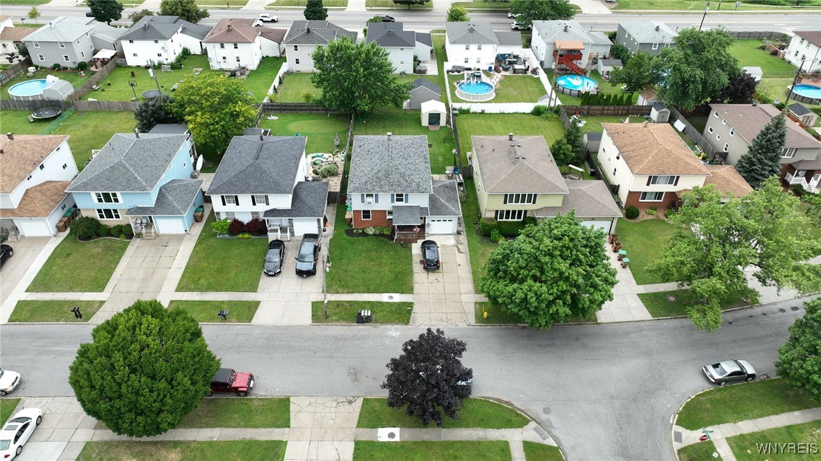photo 4 : 74 Lemans Drive, Cheektowaga NY 14043