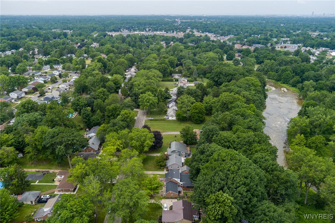photo ar9vlJGnYwOpQzK5BePundtlvxFE: 130 Hi View Terrace, West Seneca NY 14224