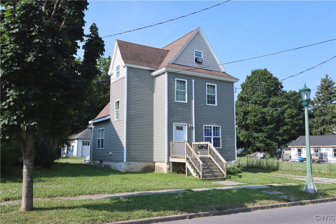 photo HwMCUqmVHDKX1bhP2trzz-aJ2b8zdgIQ8FbPDIgnQU: 222 Academy Street, Watertown City NY 13601