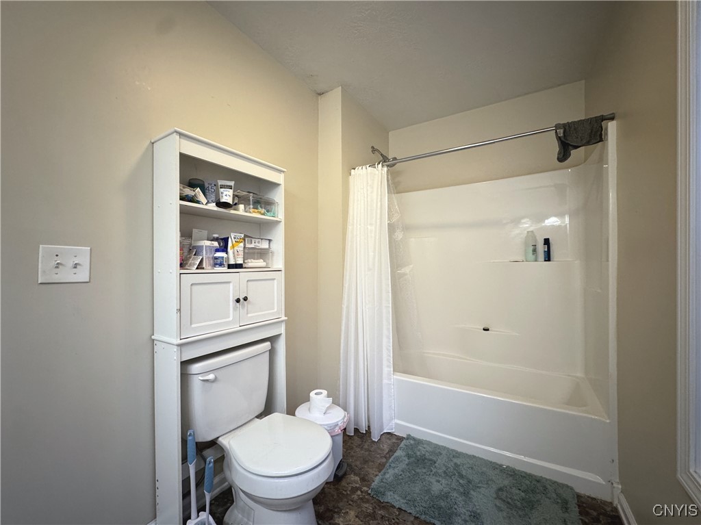 photo 2 : 222 Academy Street, Watertown City NY 13601