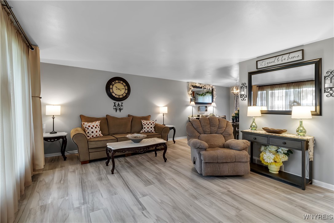 photo 4 : 204 French Lea Road, West Seneca NY 14224