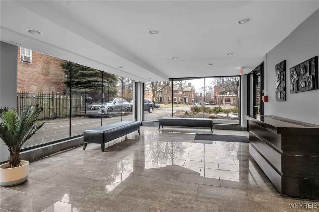 photo 3 : 849 Delaware Avenue 404, Buffalo NY 14209