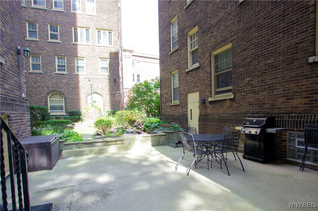 photo fYOcNYJey8fw-: 83 BRYANT #7AB, Buffalo NY 14209