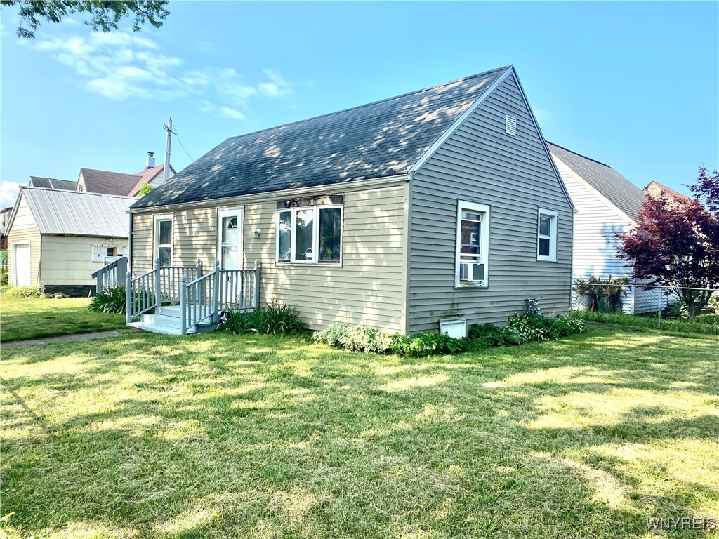photo 59dbEw0h4RZNnxp99N2h3fikZfiypMg: 93 Jackson Avenue, Lackawanna NY 14218