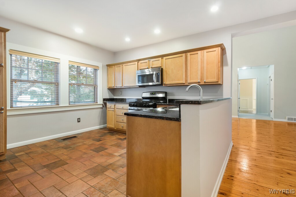 photo 4 : 100 Lincoln Parkway Carriage House, Buffalo NY 14222