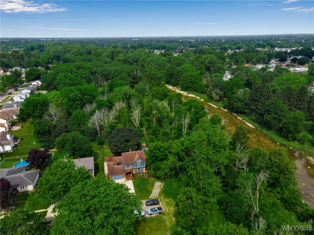 photo 2 : 112 Creekview Drive, West Seneca NY 14224