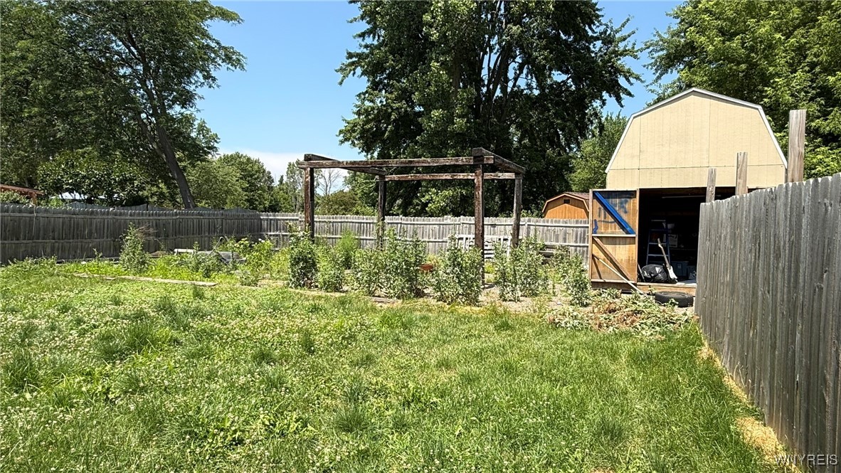 photo 2 : 8713 Main Street, Somerset NY 14012